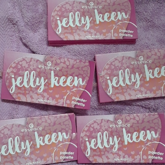 Essence Peachy Bean & Jelly Keen Powder Pallettes - Picture 5 of 6